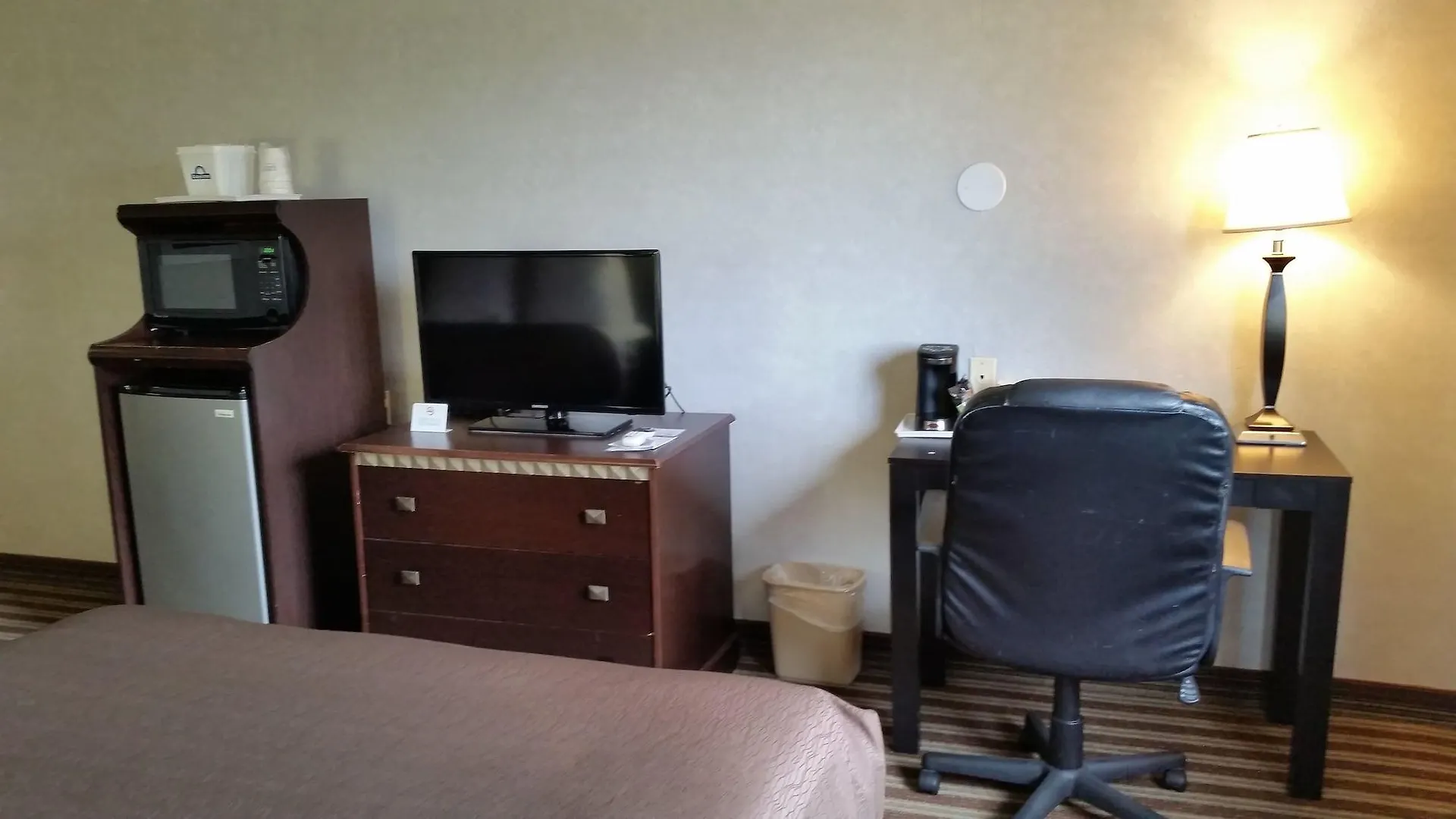 Days Inn & Suites By Wyndham Vancouver 2*,  United States